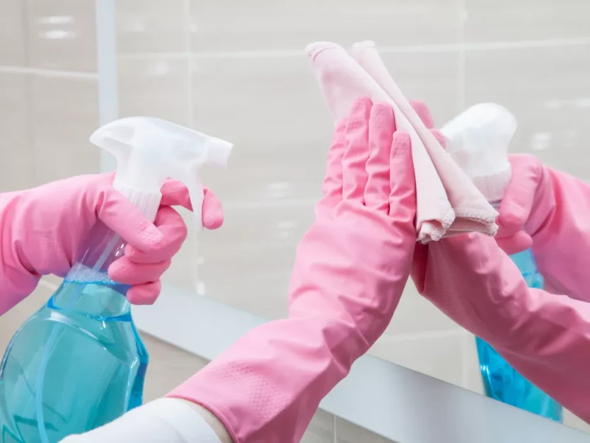 Mirror-Cleaning Mirror-Cleaning